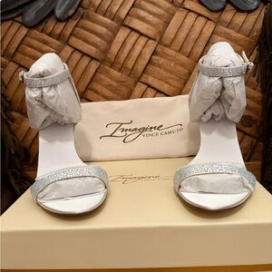 NIB Imagine Vince Camuto Reshi3 Embellished Pure White Heels Size 7.5